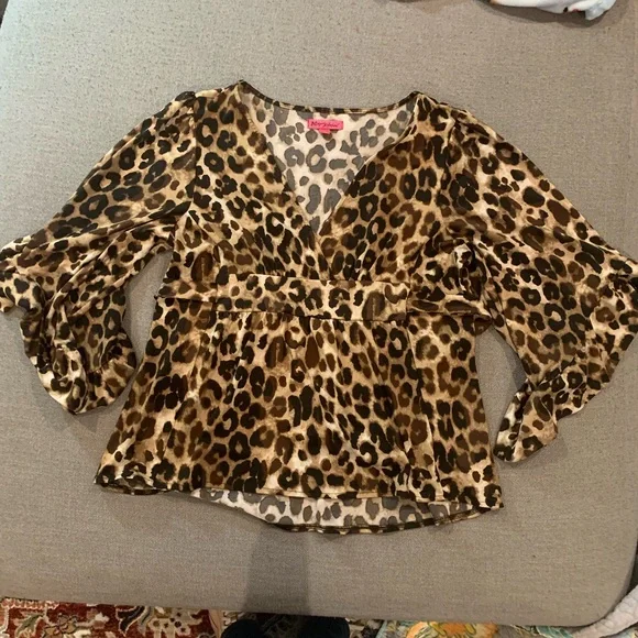 Betsey Johnson Leopard Print Blouse - Picture 4 of 10